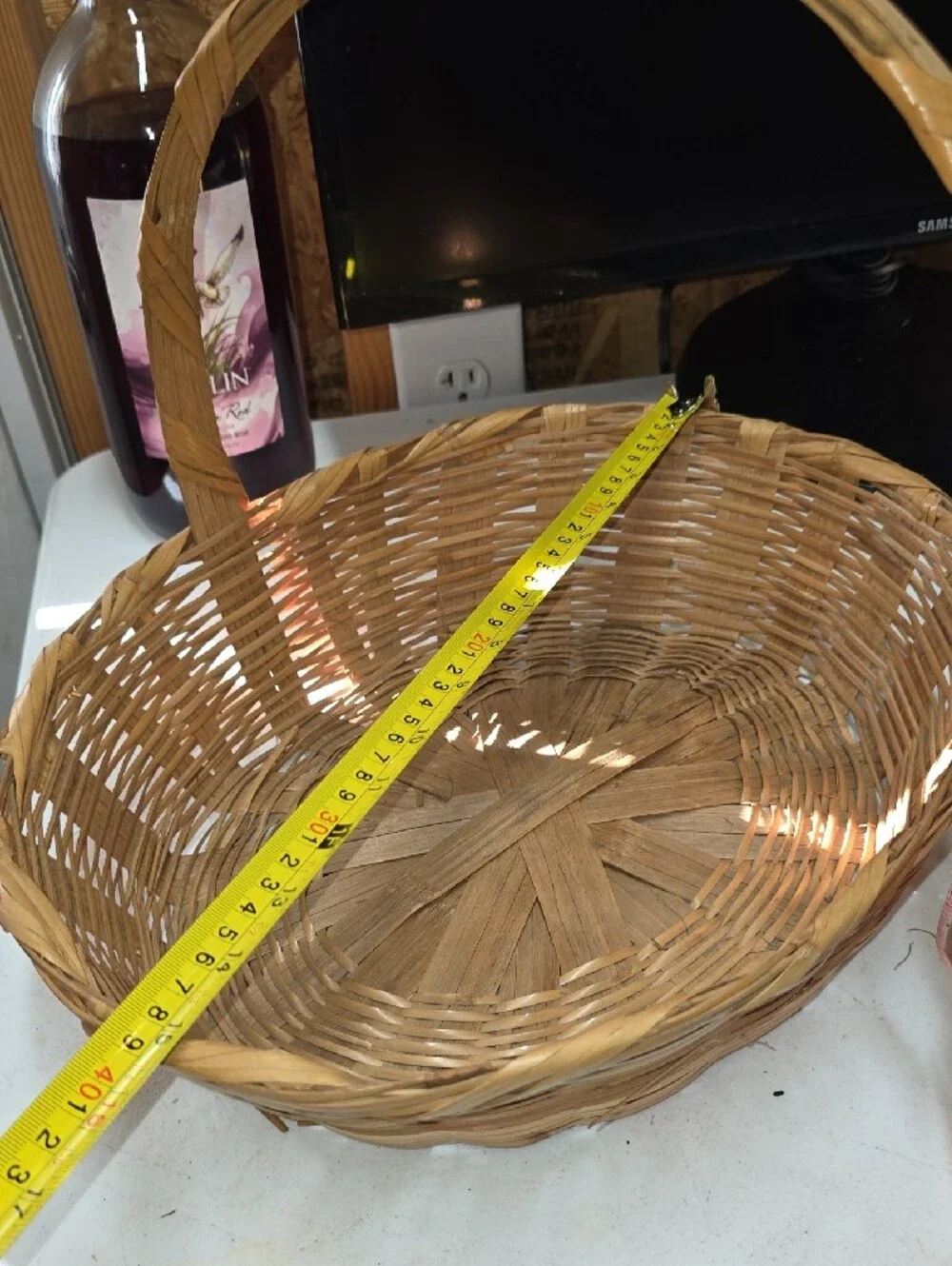 Vtg.Woven Market Willow Basket with Red Gingham Bow(226)